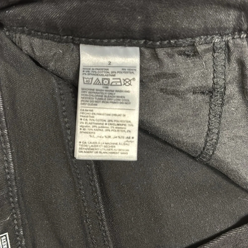Old Navy women Rockstar Super Skinny High Rise Secret-Slim Pockets. Size 2 - Picture 4 of 7